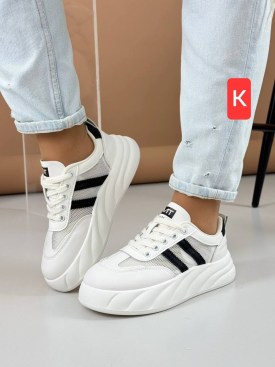 Кроссовки
