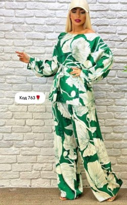Костюм