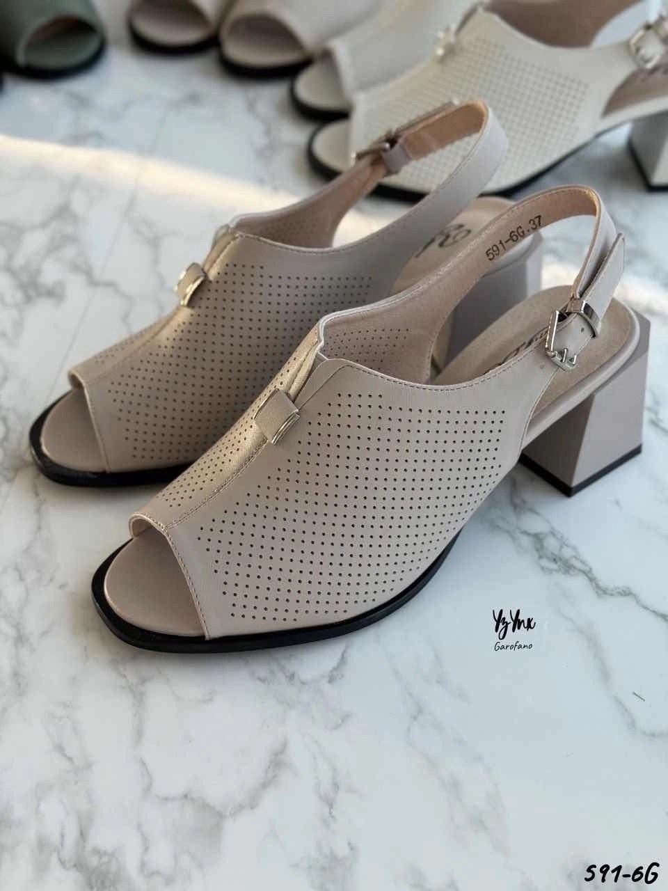 ,женские босоножки,стильные босоножки,босоножки с перфорацией,босоножки