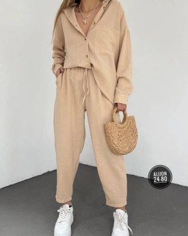 Костюм
