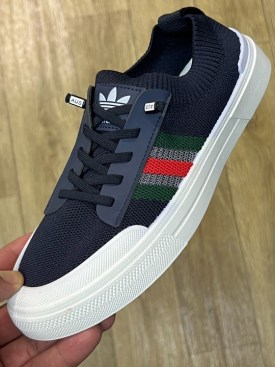 Кроссовки