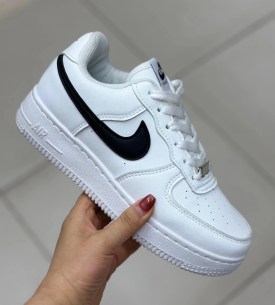Кроссовки