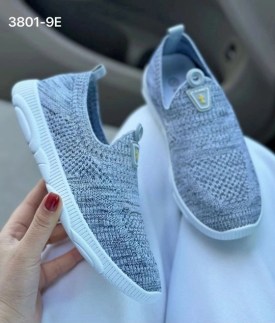 Кроссовки