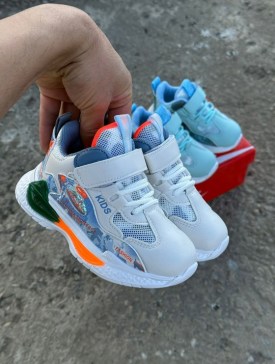 Кроссовки