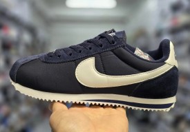 Кроссовки