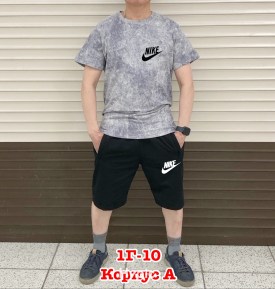 Костюм