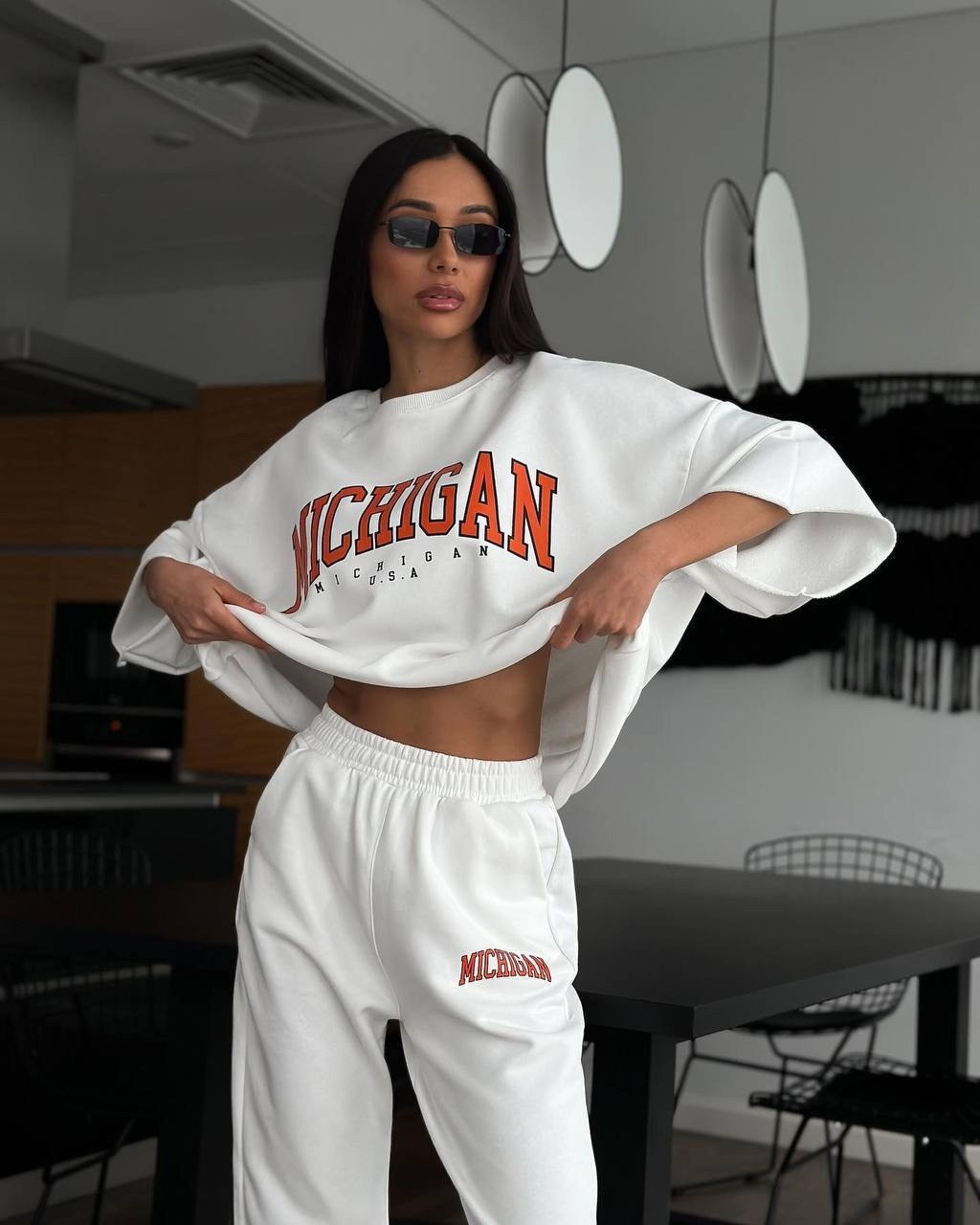 модные повседневные спортивные костюмы на девушек,спортивный костюм,стильная одежда,модная одежда