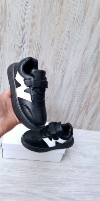 Кроссовки