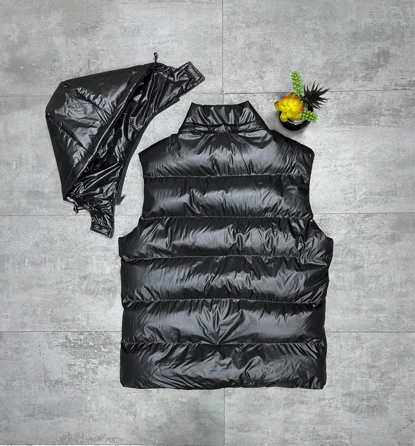 жилетка moncler,жилетка монклер green,жилет moncler,жилетка монклер мужская,moncler мужской жилет