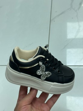 Кроссовки