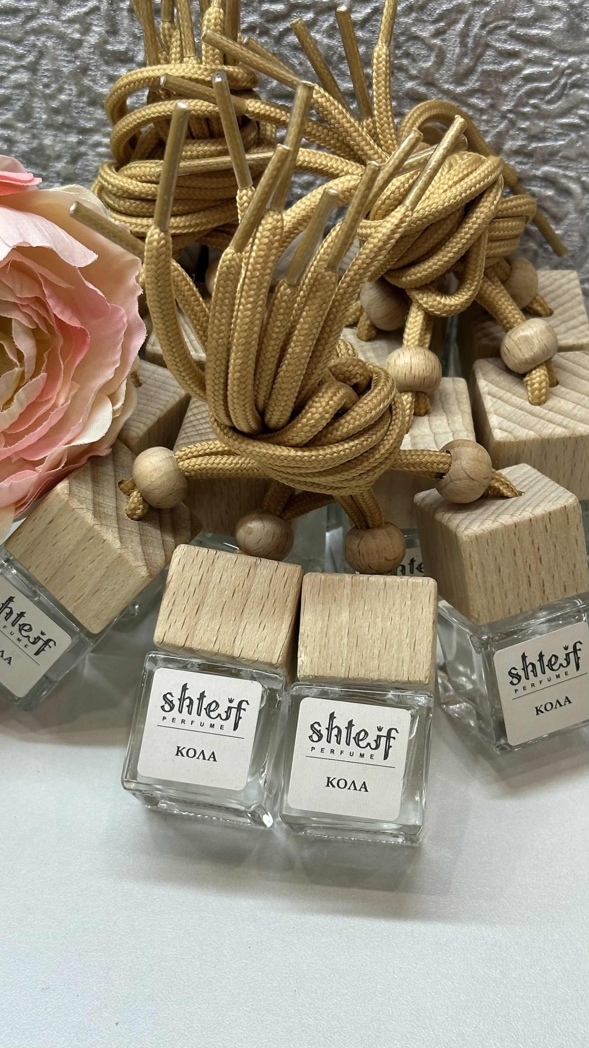 аромат,ароматизатор в автомобиль,ароматизатор автомобильный,ароматизатор в машина,автопарфюм ароматизатор