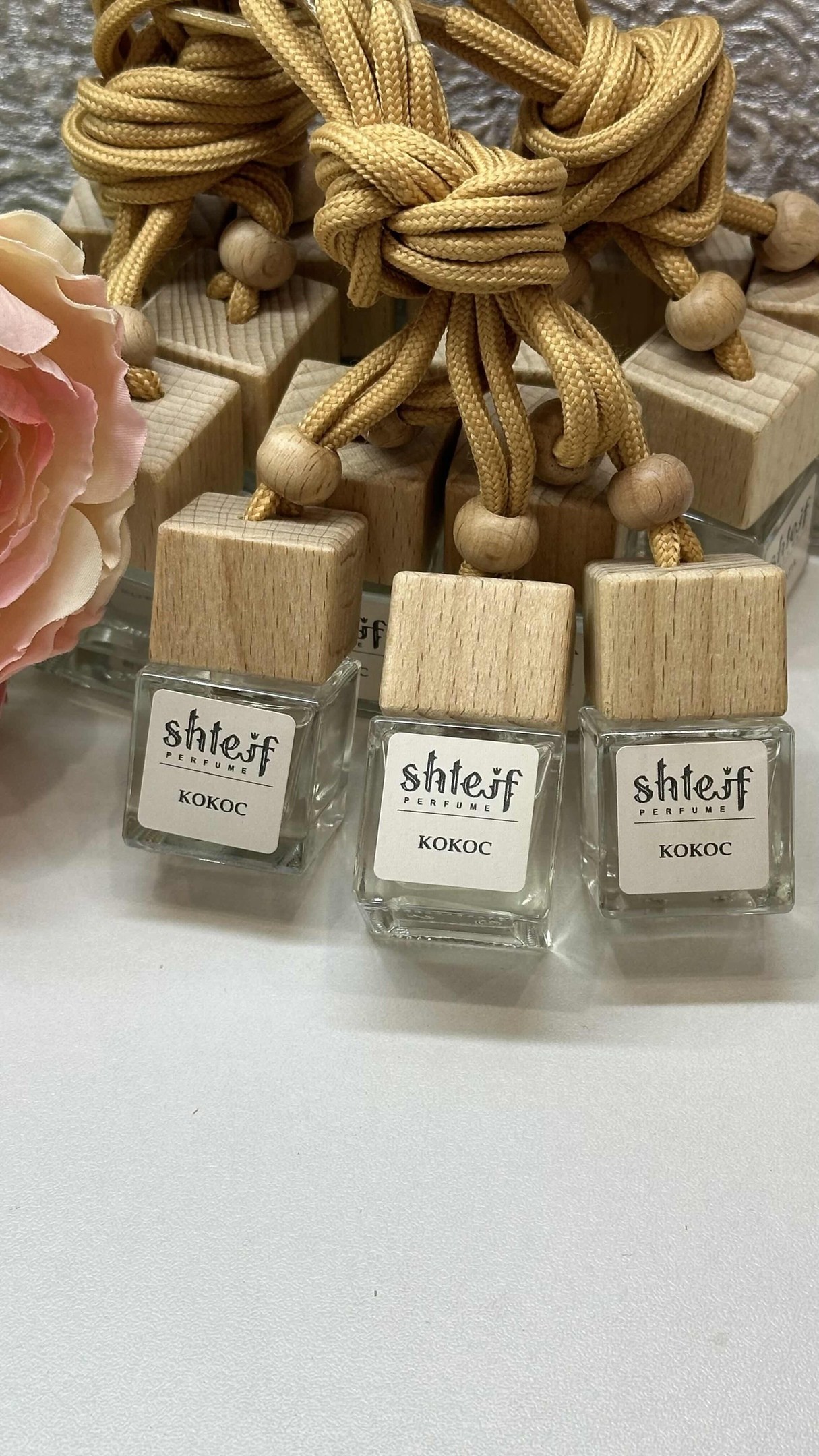 аромат,ароматизатор в автомобиль,ароматизатор автомобильный,ароматизатор в машина,автопарфюм ароматизатор