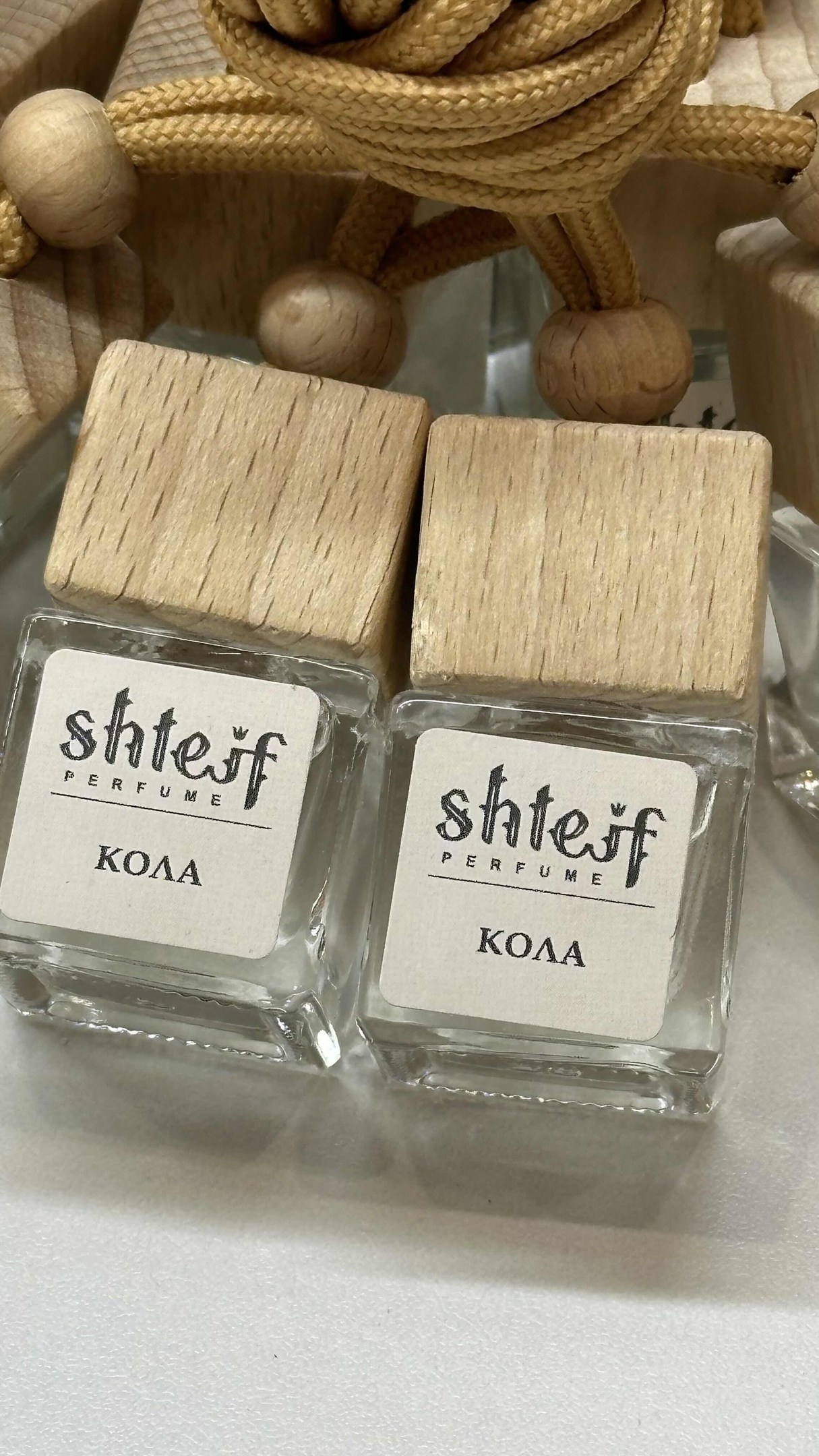 аромат,ароматизатор в автомобиль,ароматизатор автомобильный,ароматизатор в машина,автопарфюм ароматизатор