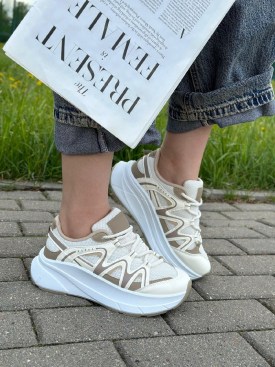 Кроссовки