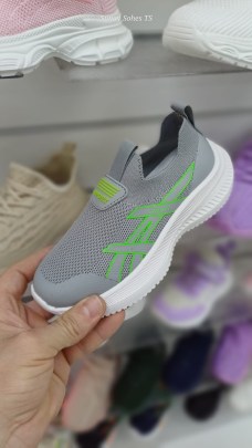 Кроссовки