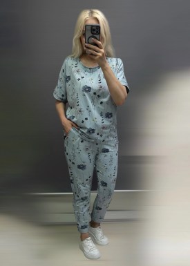 Костюм