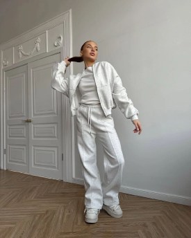 Костюм