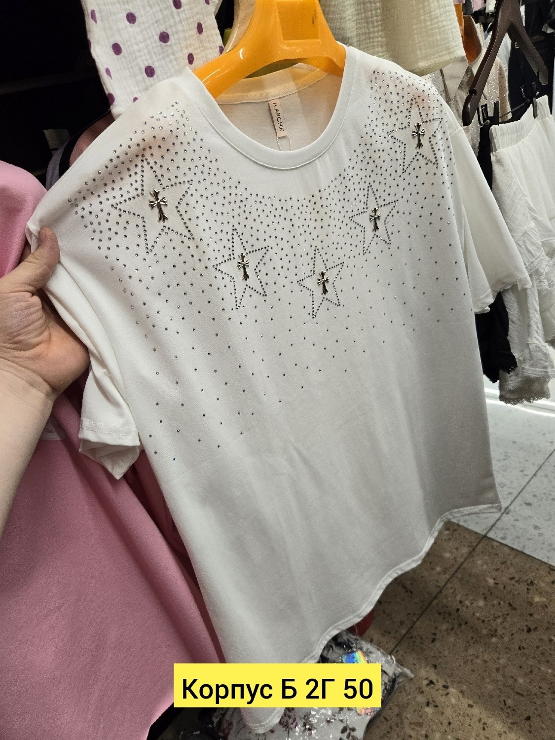 футболка со стразами,модные футболки,модные женские футболки,