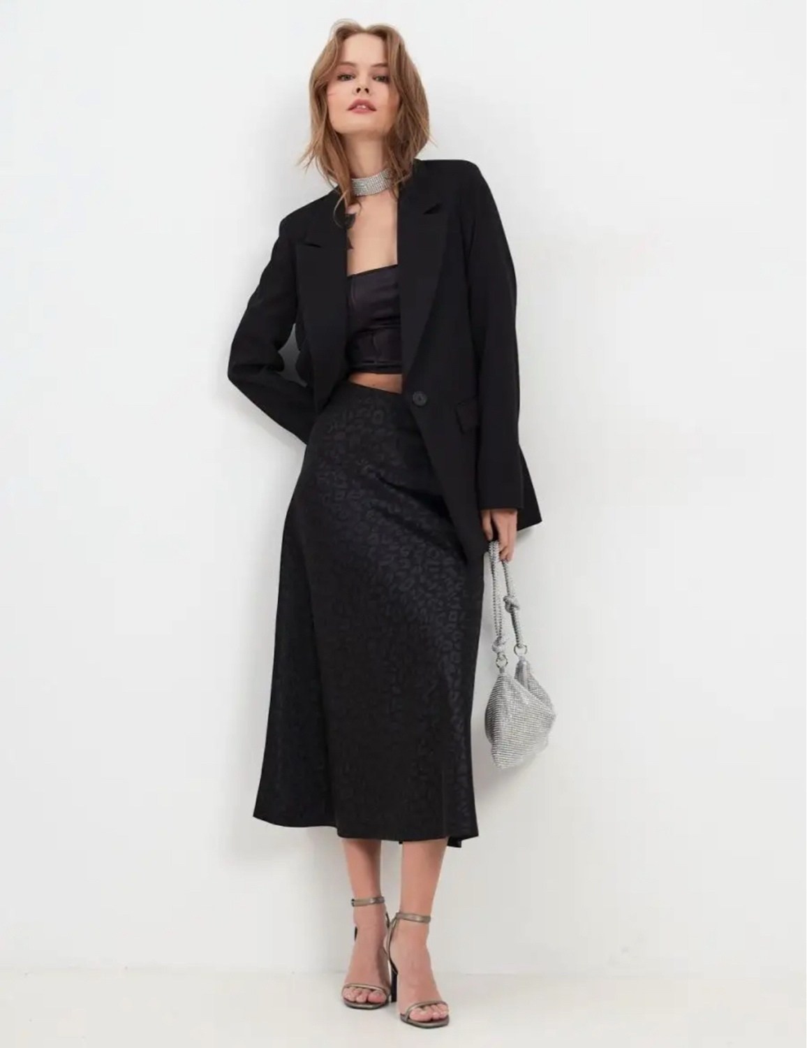 атласная юбка,юбка,юбка миди,атласная юбка миди,черная атласная юбка