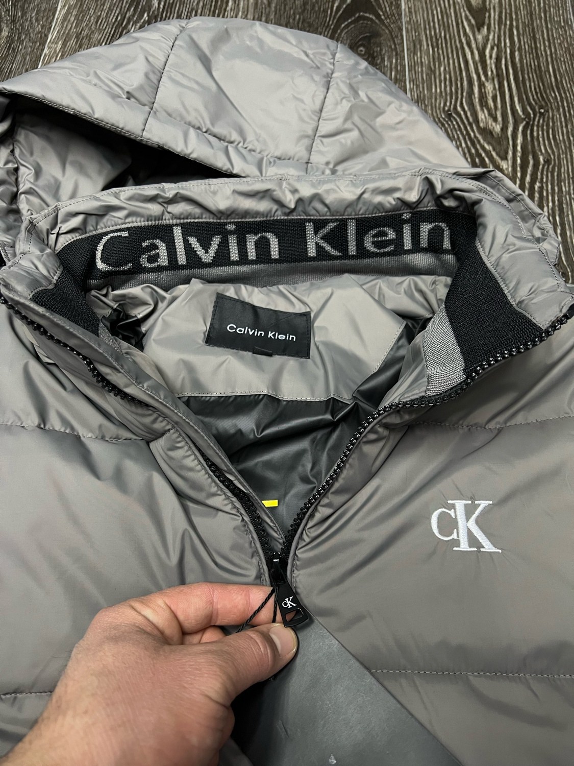 пуховик calvin klein мужской,calvin klein куртка мужская,куртка calvin klein,зимняя куртка calvin klein,мужская ветровка calvin klein