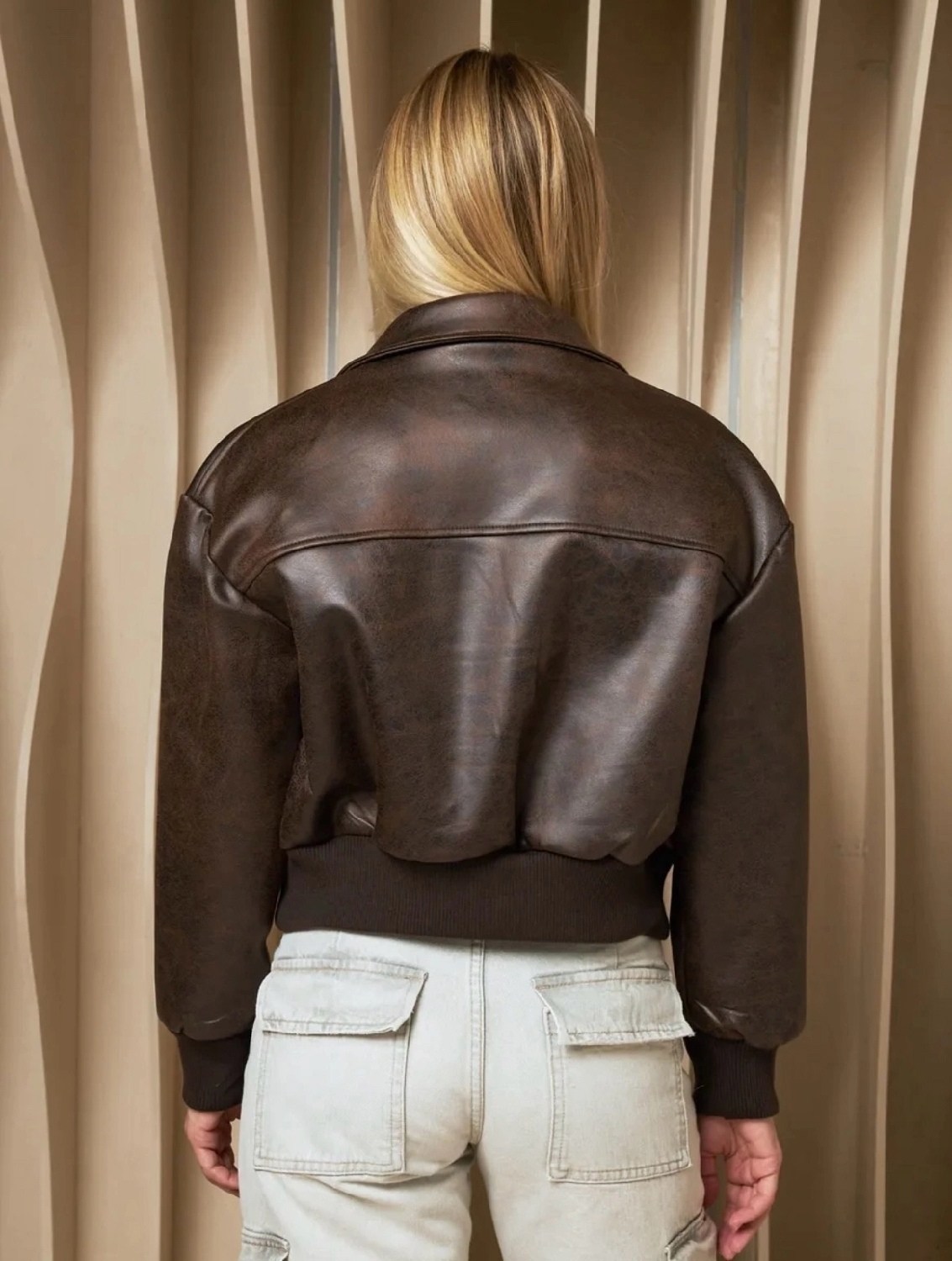 куртка бомбер,женская куртка бомбер,кожаная куртка,куртка кожаная бомбер