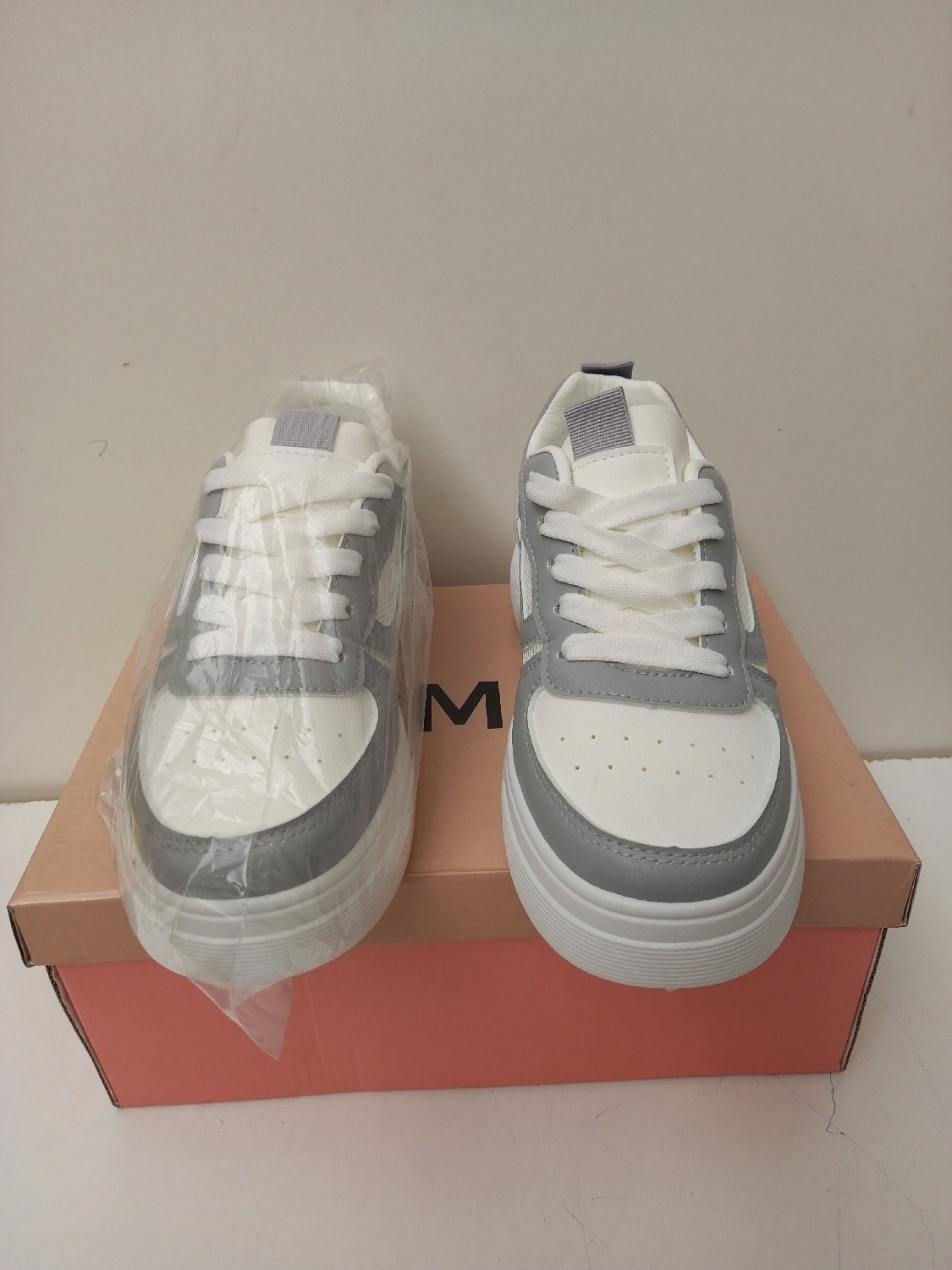 ,женские кроссовки,повседневные кроссовки,кроссовки модные,кроссовки спортивная