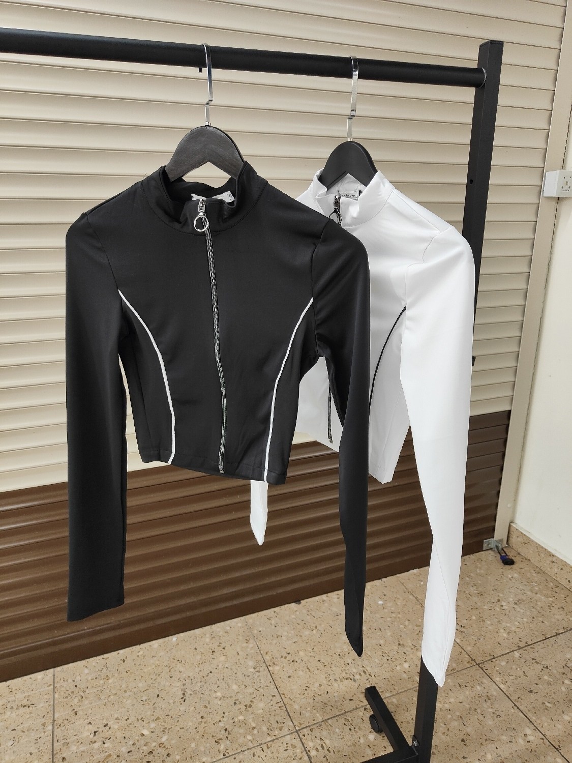 костюм женский,кроп топ на молнии с длинными рукавами,укороченная куртка,куртка на молнии,