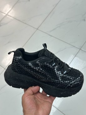 Кроссовки