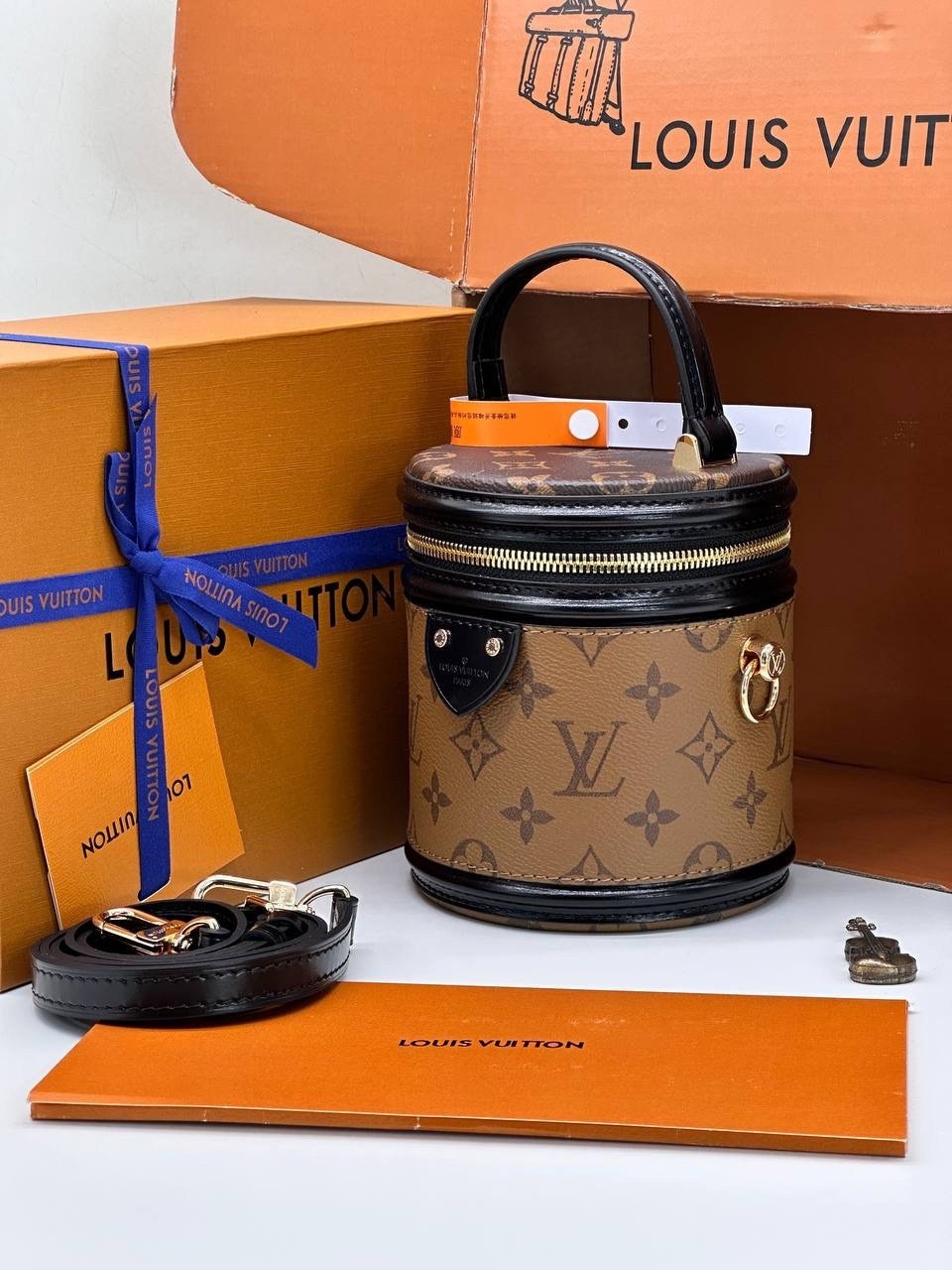 louis vuitton сумка на плечо,сумкa louis vuitton,сумка louis vuitton cannes,сумка louis vuitton круглая,сумка ведро луи виттон