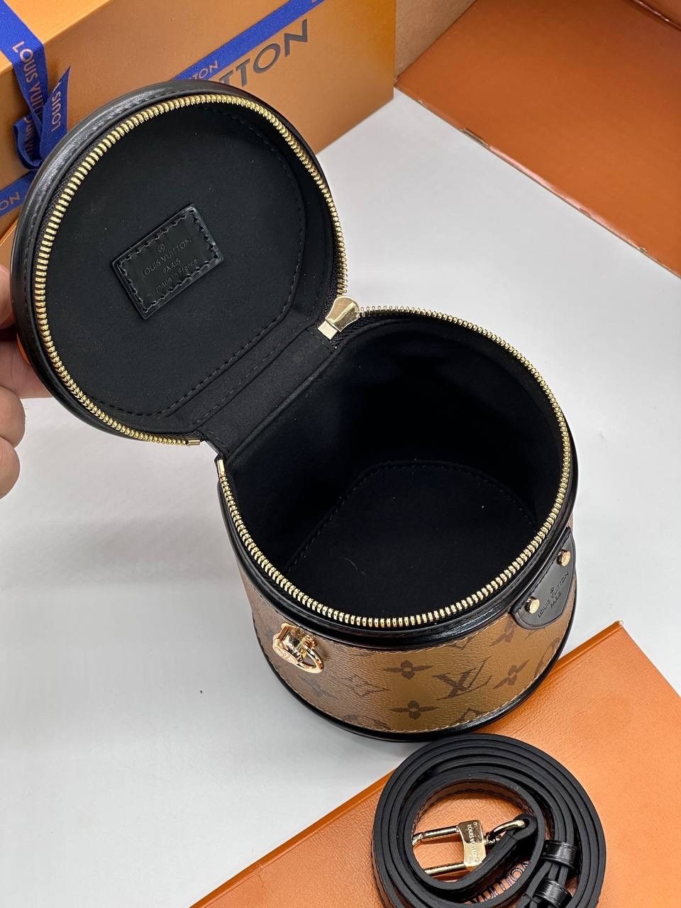 louis vuitton сумка на плечо,сумкa louis vuitton,сумка louis vuitton cannes,сумка louis vuitton круглая,сумка ведро луи виттон