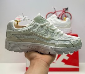 Кроссовки