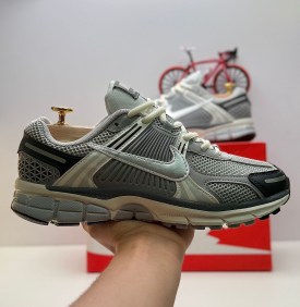 Кроссовки