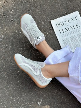 Кроссовки