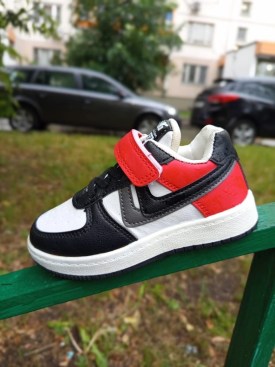 Кроссовки