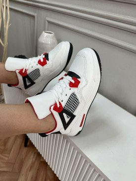 Кроссовки