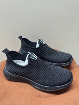 Кроссовки