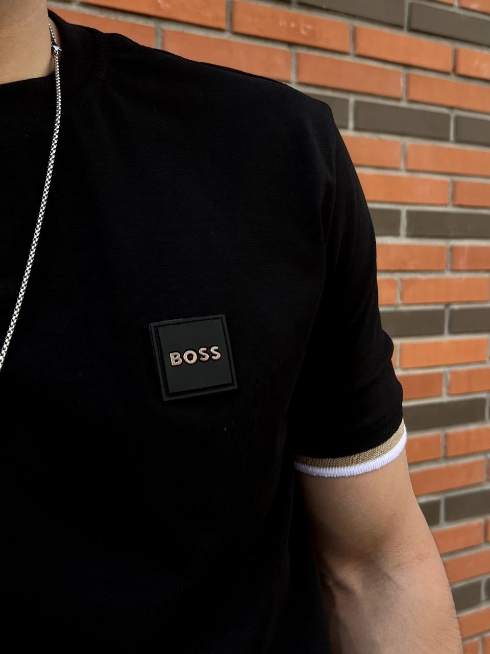 мужчина,стильная мужская футболка,футболка оверсайз,футболка мужская,белая футболка оверсайз