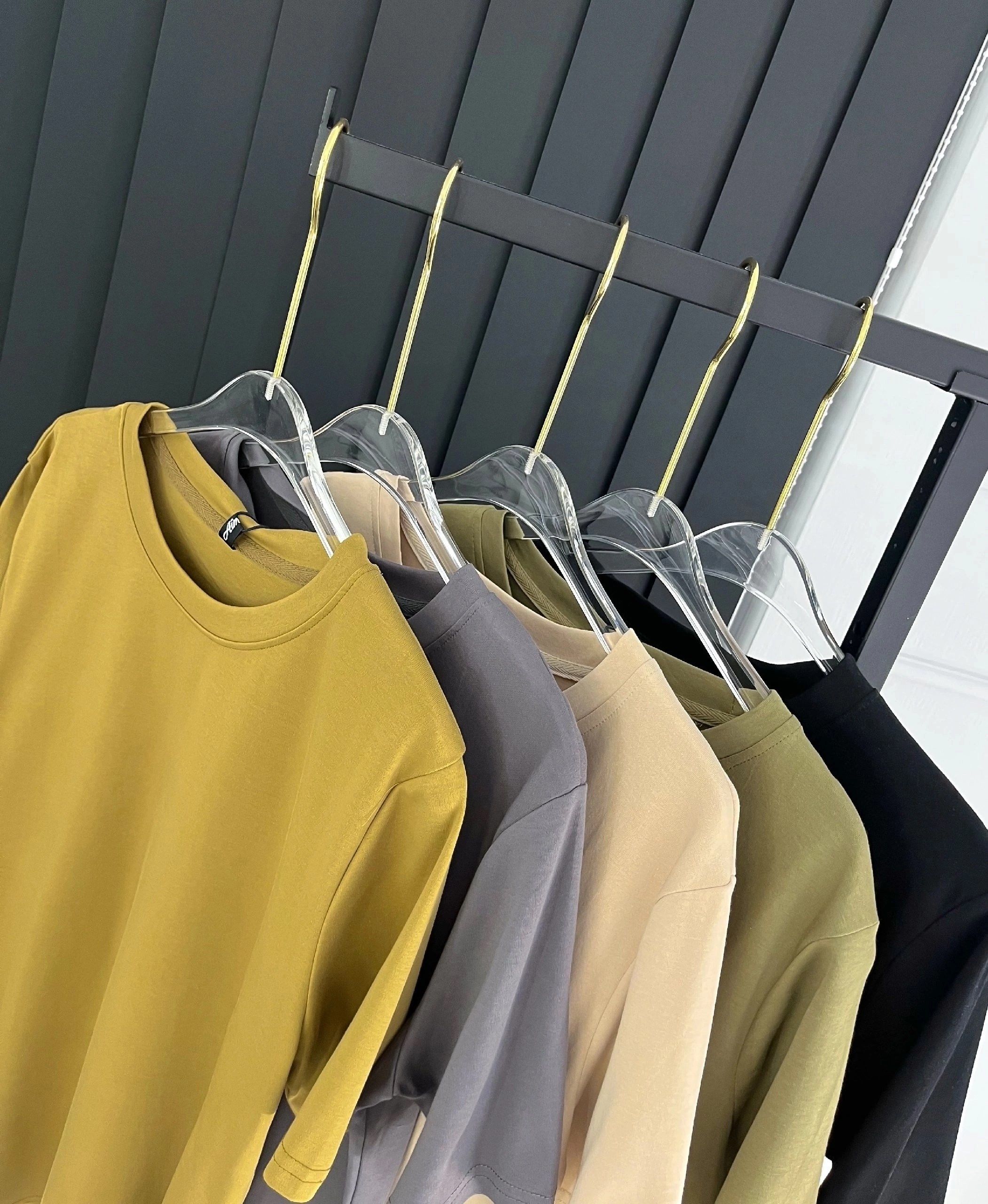 женская футболка,футболка с цепочками,футболка хлопковая с цепочкой,футболка из мягкого