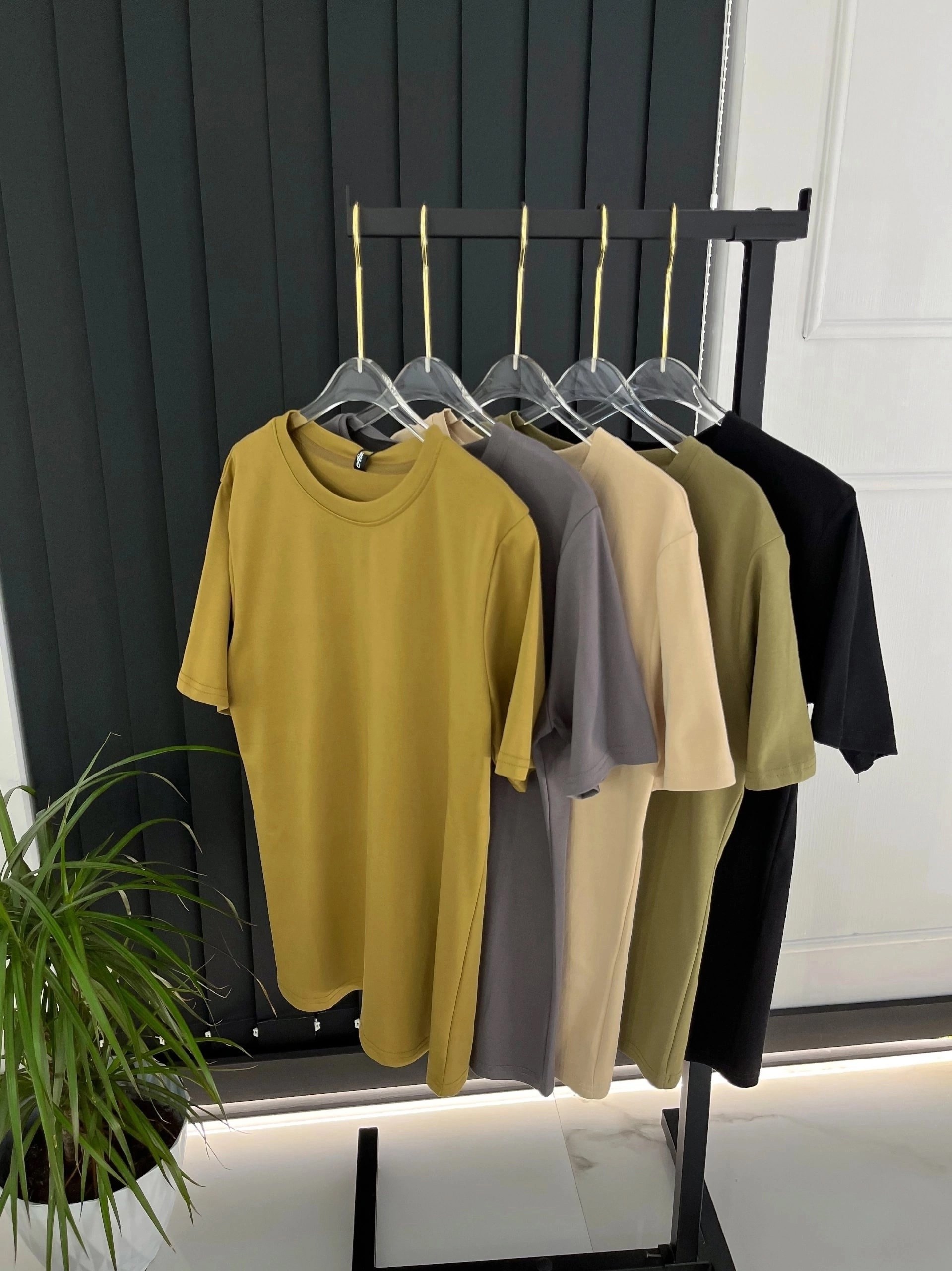 женская футболка,футболка с цепочками,футболка хлопковая с цепочкой,футболка из мягкого