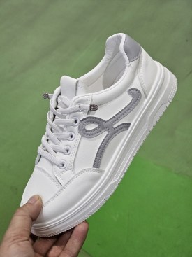 Кроссовки