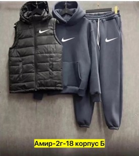 Костюм
