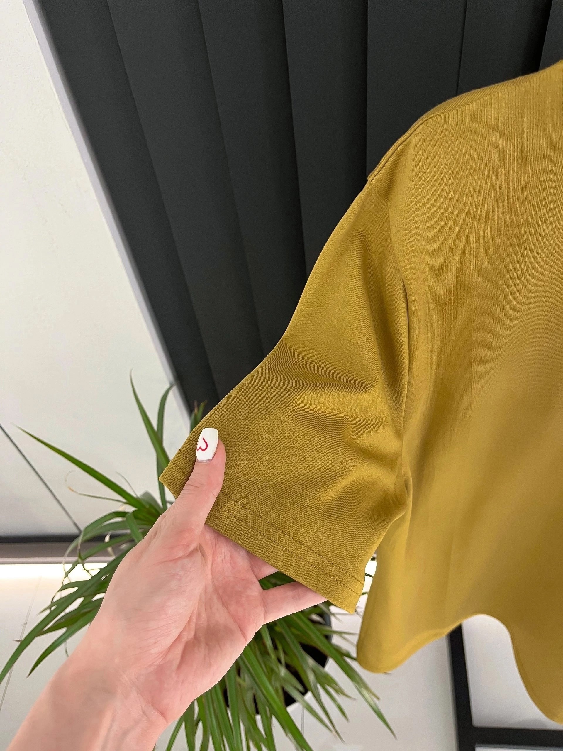 женская футболка,футболка с цепочками,футболка хлопковая с цепочкой,футболка из мягкого