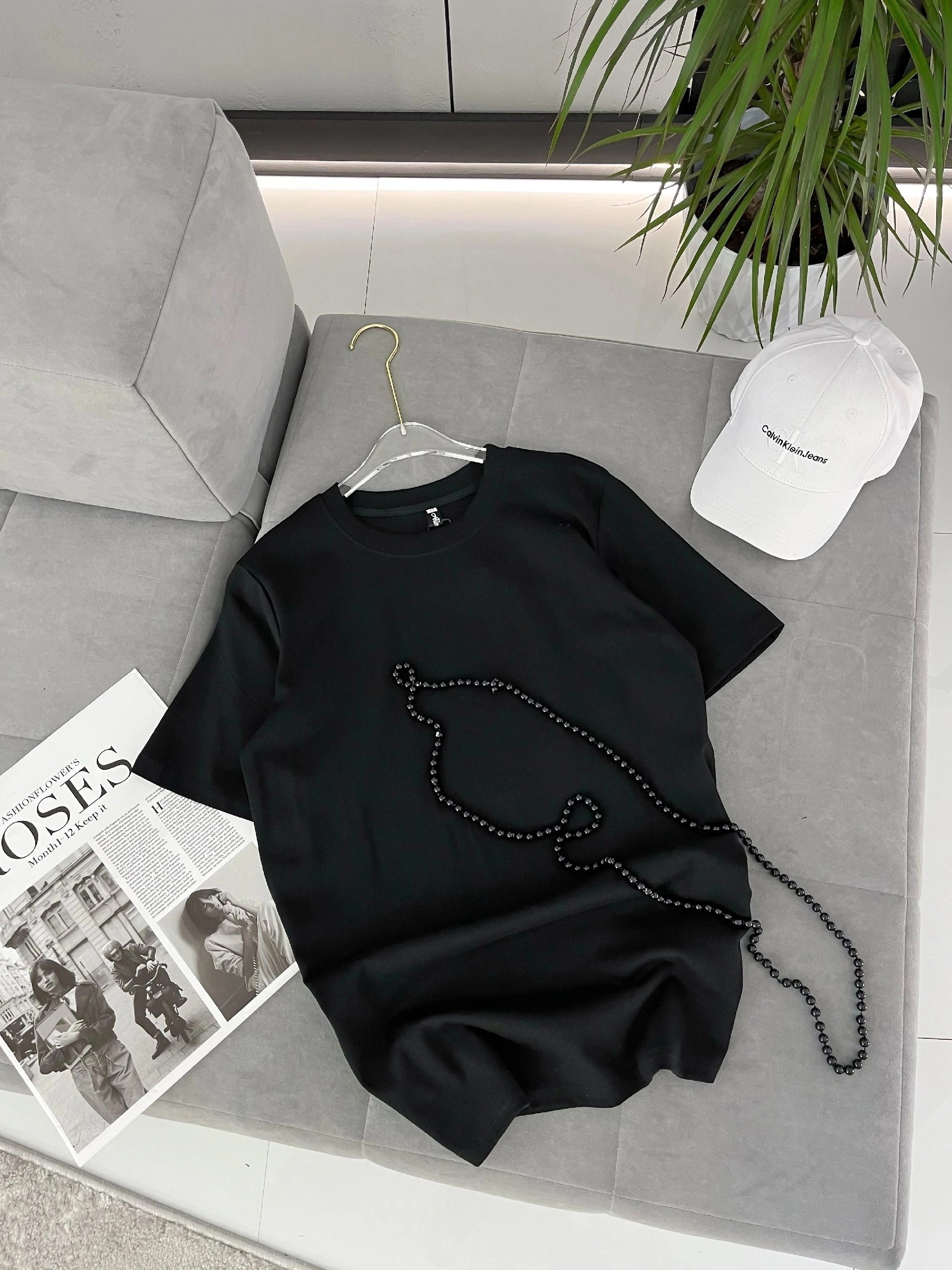 женская футболка,футболка с цепочками,футболка хлопковая с цепочкой,футболка из мягкого