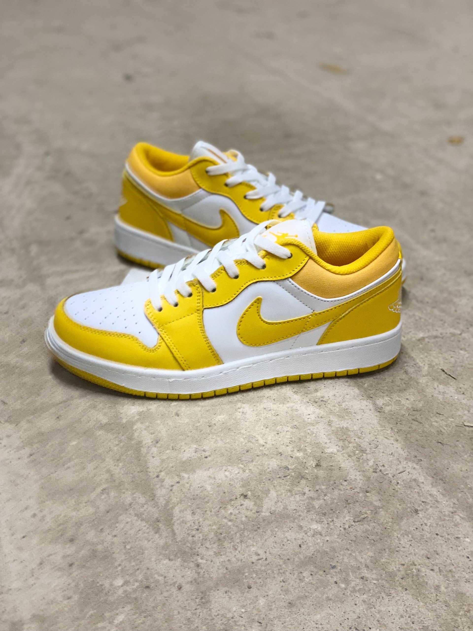 nike air jordan 1 low,air jordan 1 low pollen,air jordan 1 low,jordan 1 low,nike air jordan 1