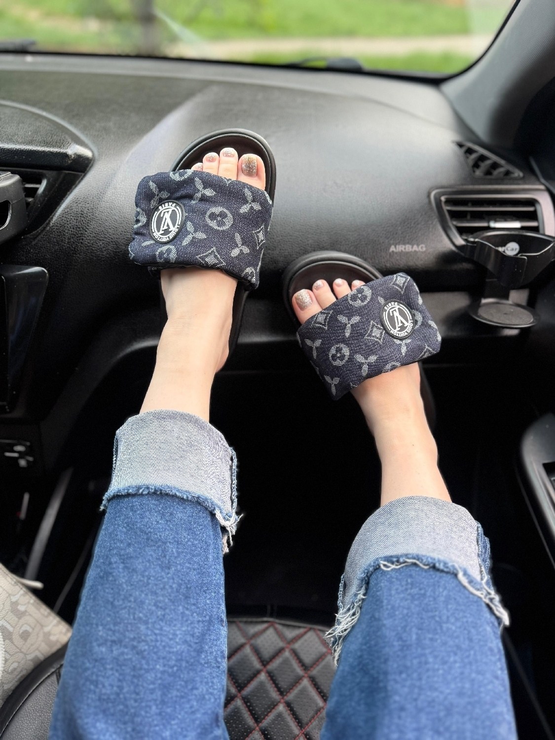 шлепанцы louis vuitton,шлепки луи витон мужские,луи витон новая коллекция шлепки,шлепанцы луи виттон,шлепки луи витон женские