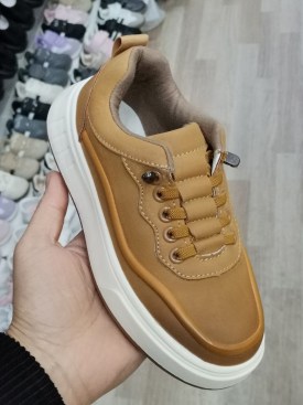Кроссовки