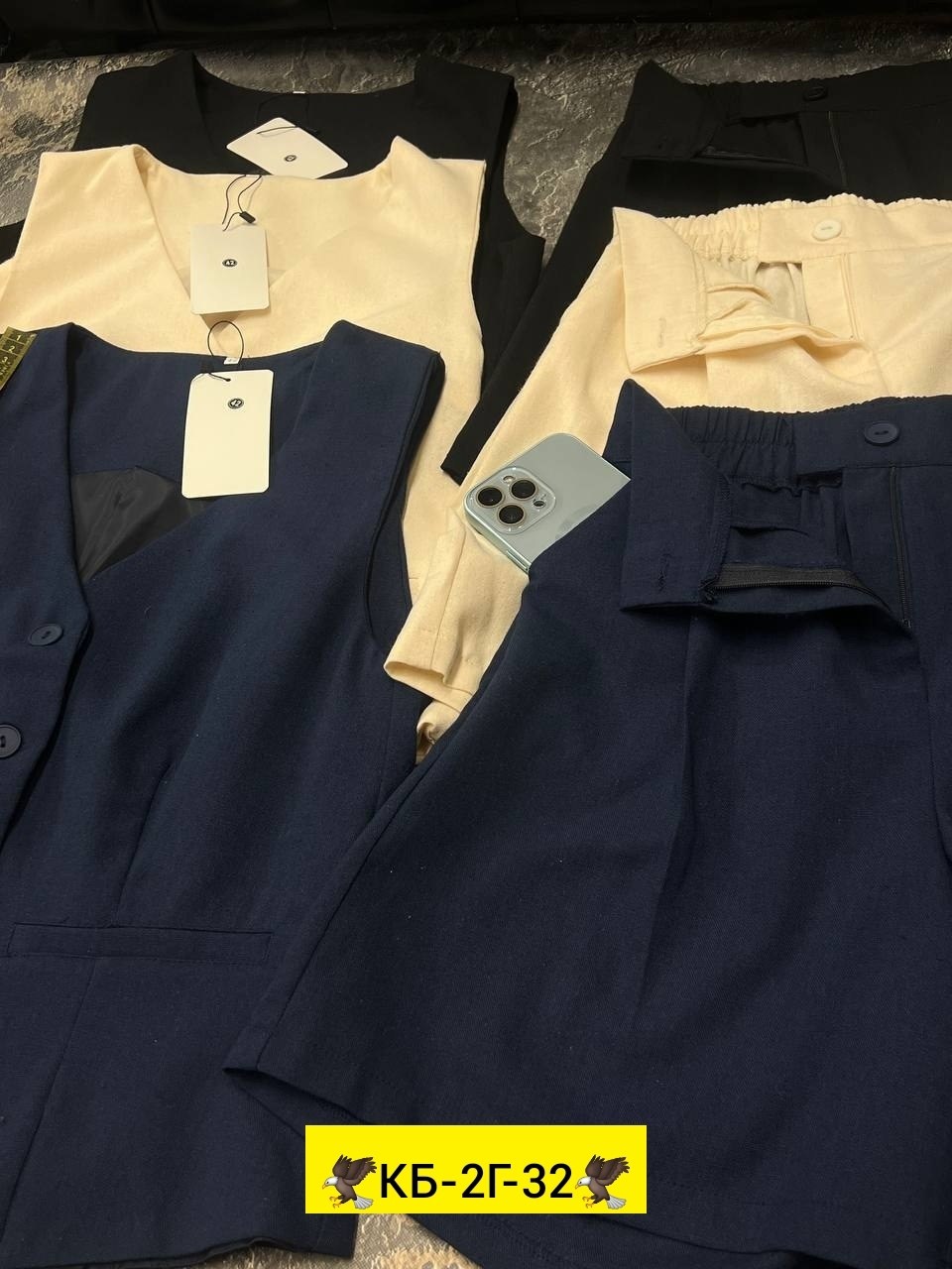 костюм двойка с жилеткой,стильные костюмы,женский летний костюм двойка,костюм шорты и жилет,костюм двойка