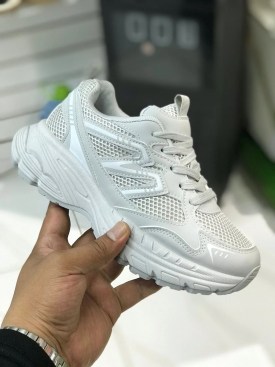 Кроссовки