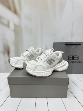Кроссовки