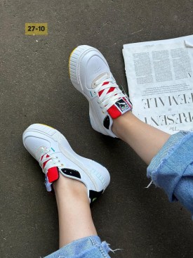 Кроссовки